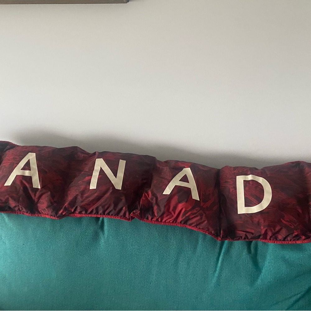 Team Canada Lululemon Quilted Scarf NWT